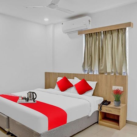 Oyo Flagship Hotel Bluemoon 瓦朗加尔 外观 照片
