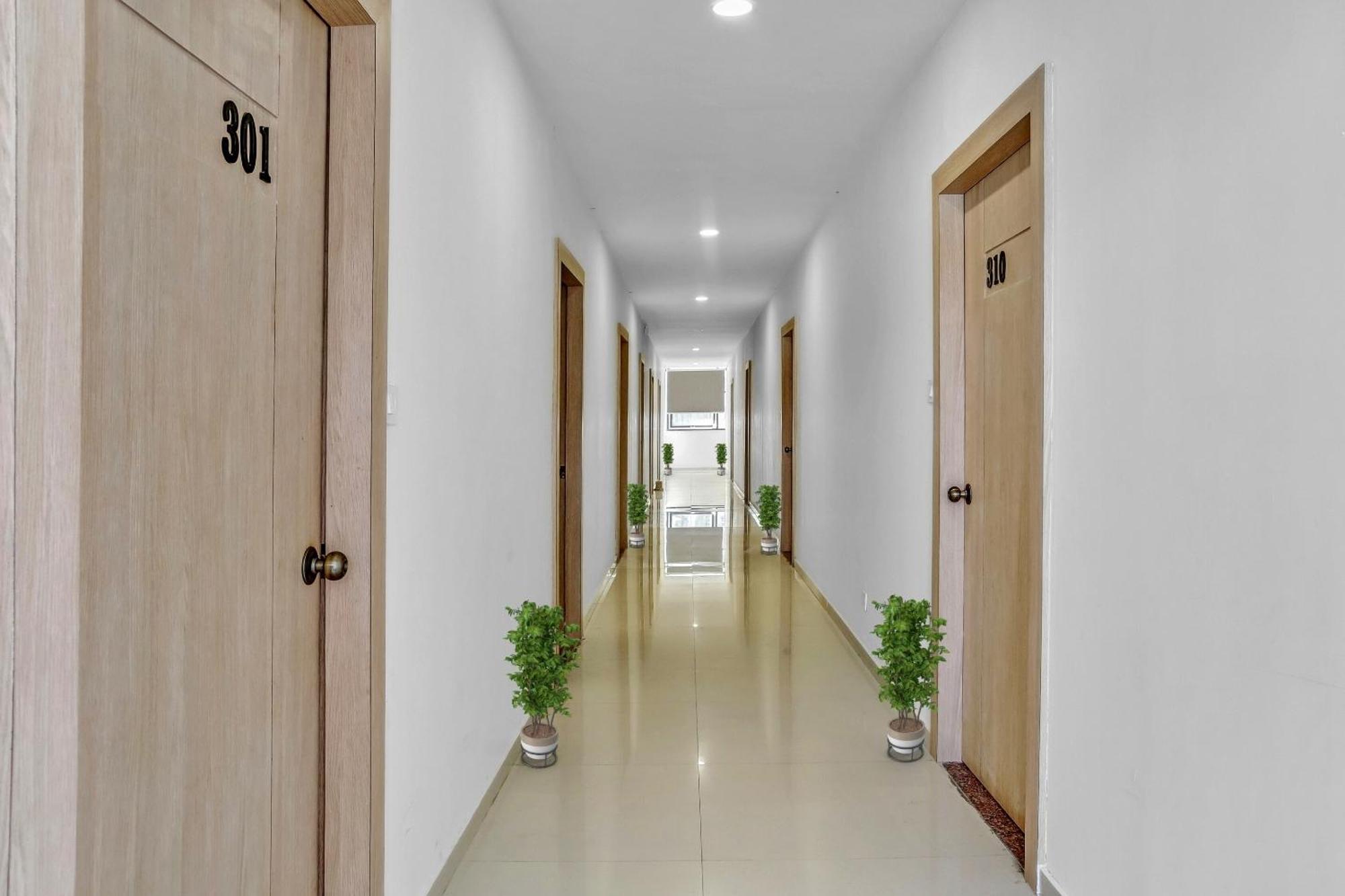 Oyo Flagship Hotel Bluemoon 瓦朗加尔 外观 照片